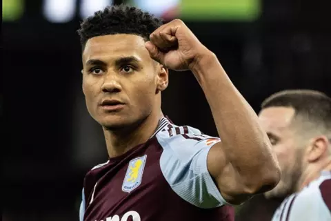  واتكينز.. الهداف التاريخي لأستون فيلا في الدوري الإنجليزي